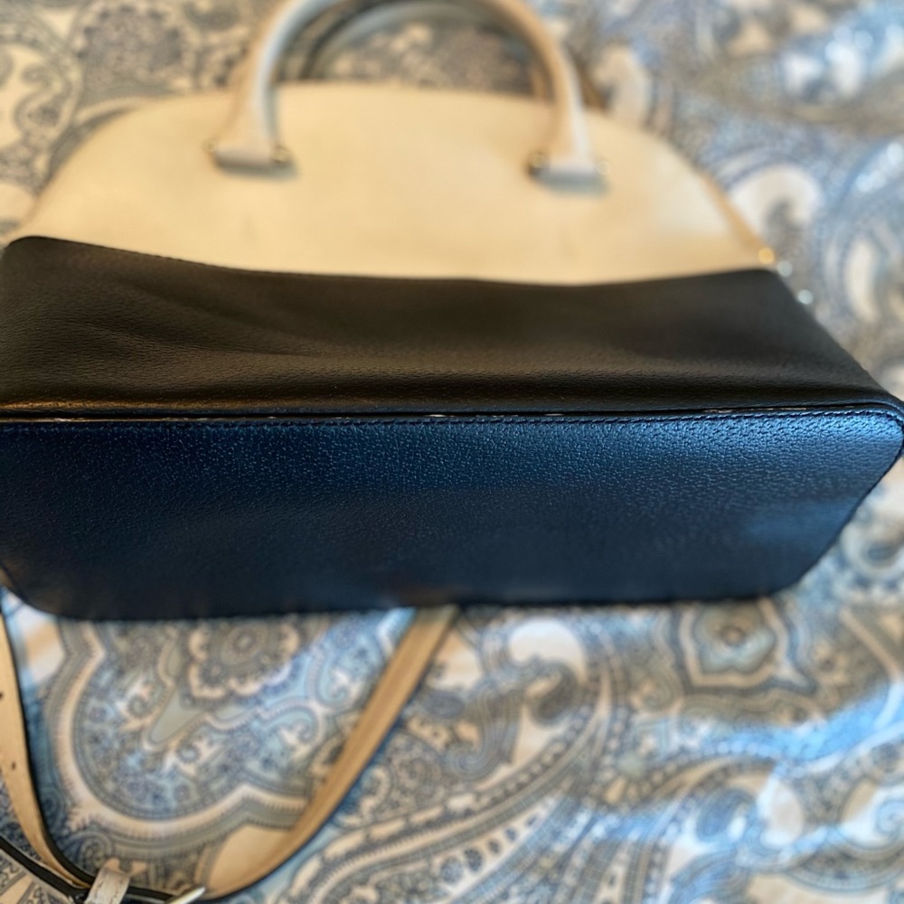 Black and white leather Kate spade purse - Picture 13 of 15